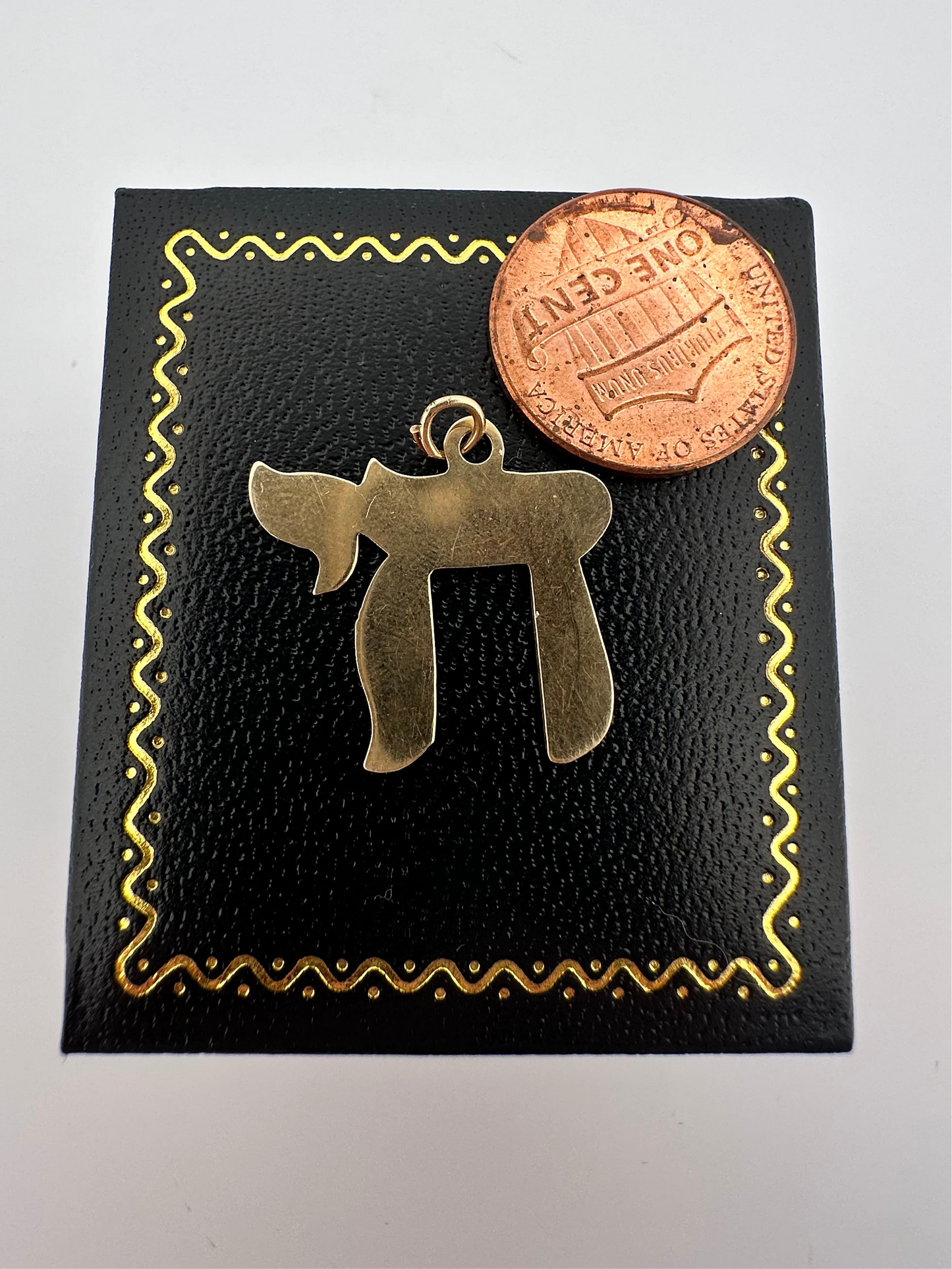 Vintage 14k chai judaica pendant