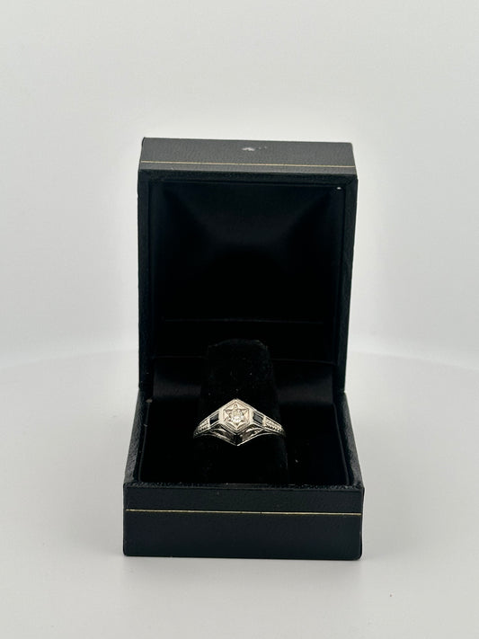 Antique 18k white gold natural diamond and sapphire art deco ring
