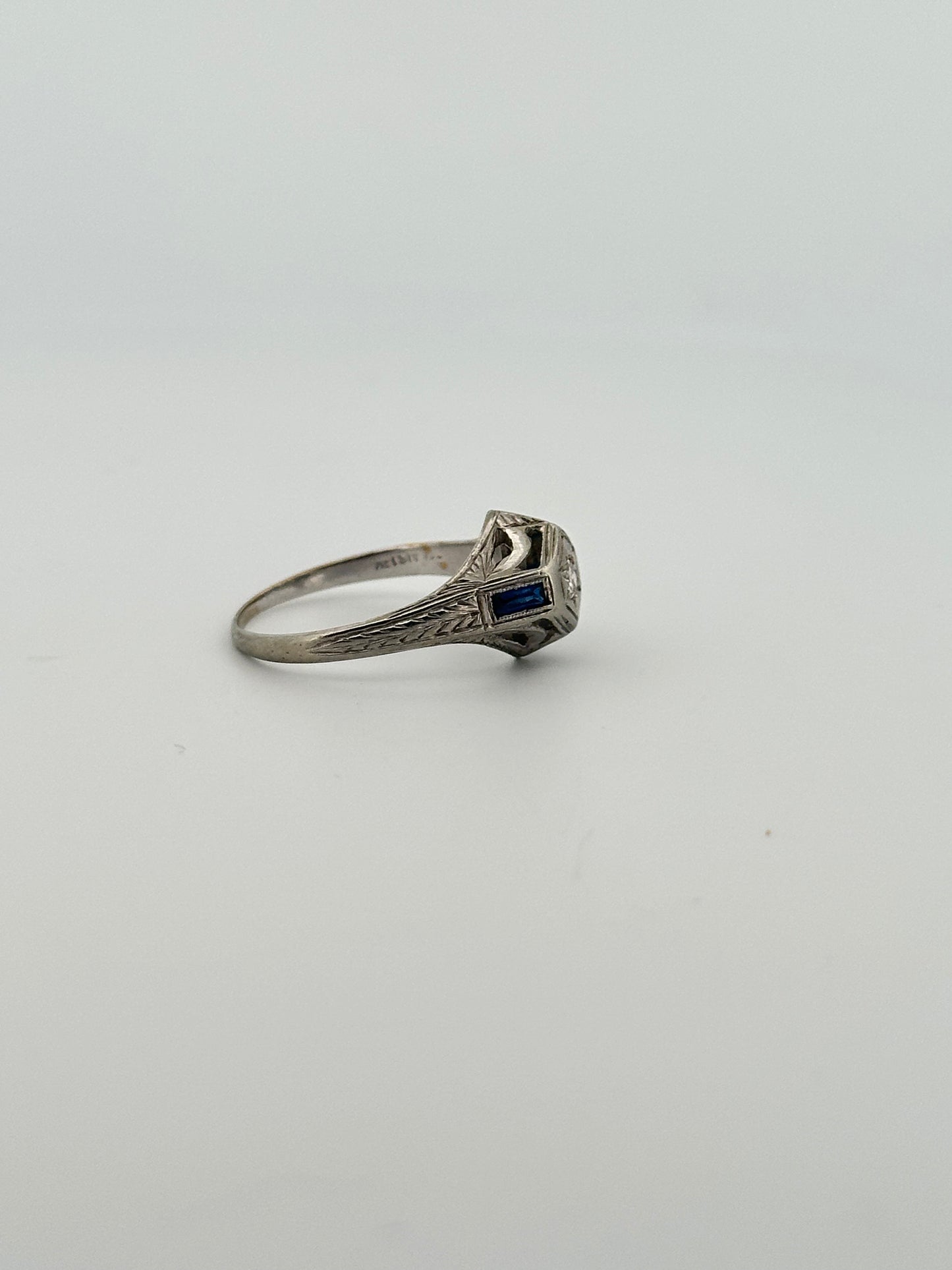 Antique 18k white gold natural diamond and sapphire art deco ring