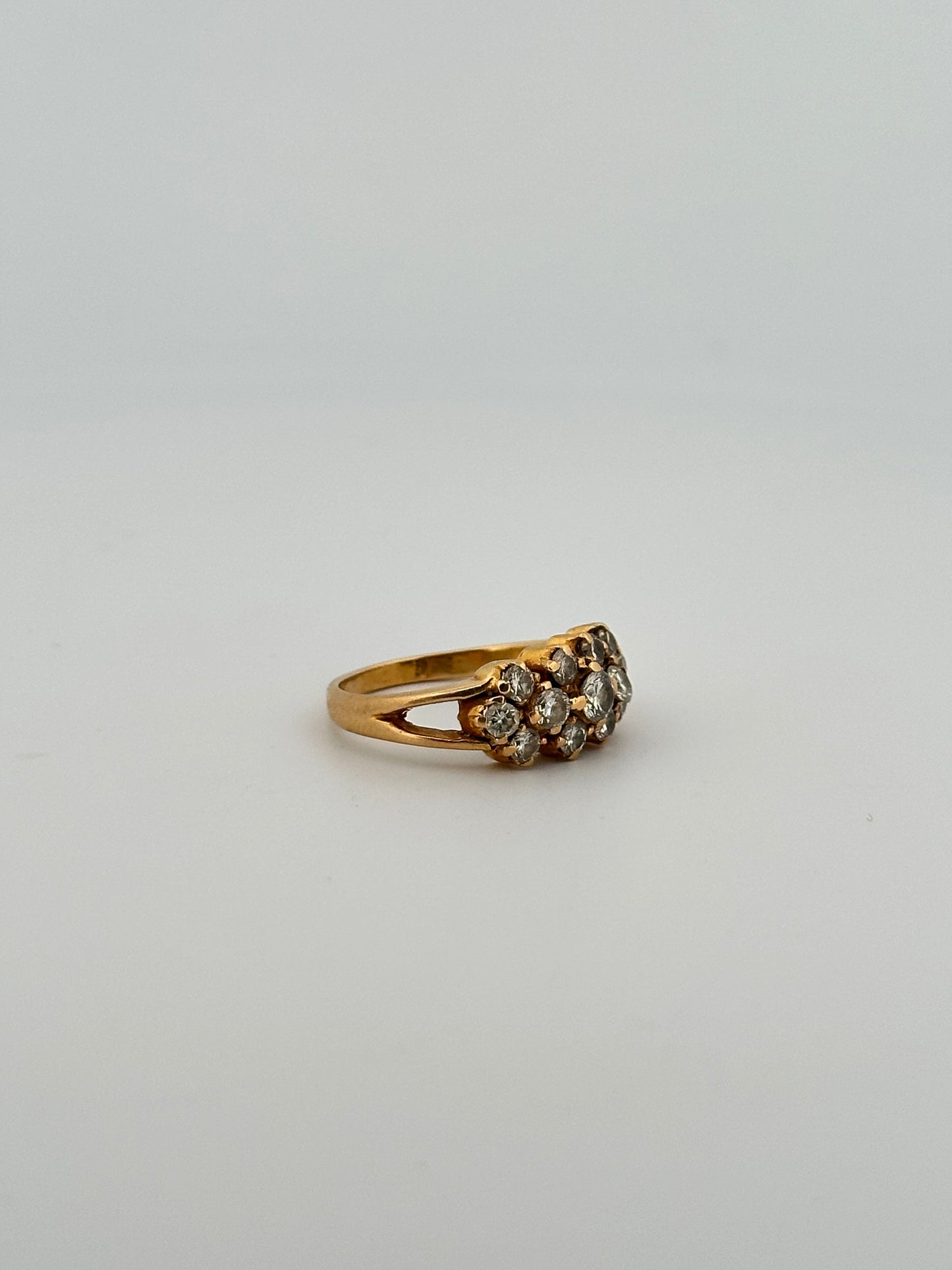 Vintage 18k natural diamond cluster band