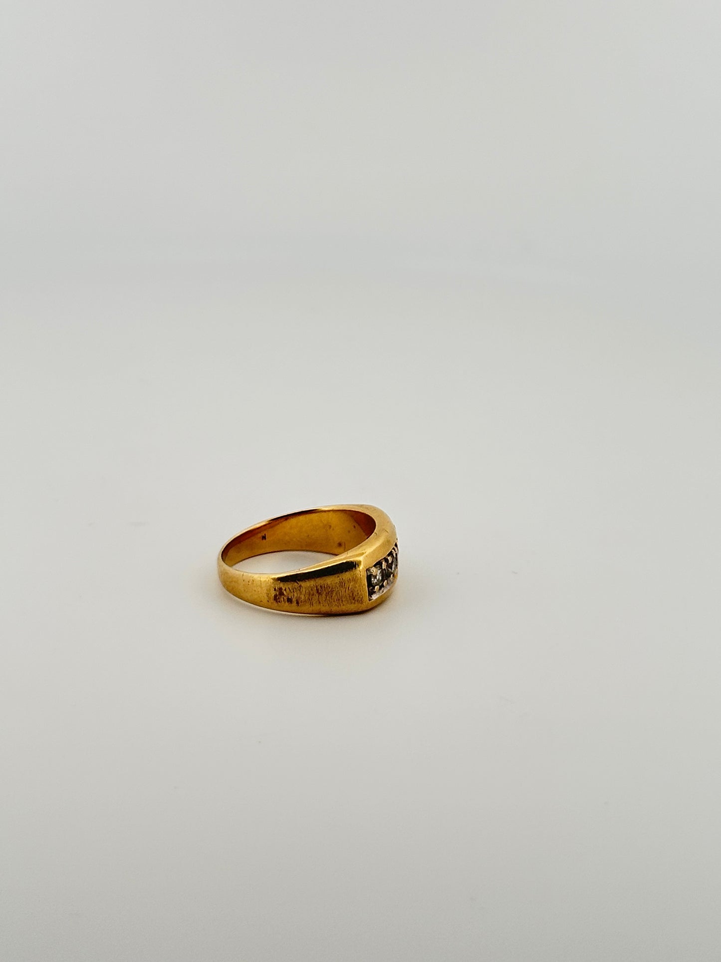 Vintage 14k yellow gold diamond band