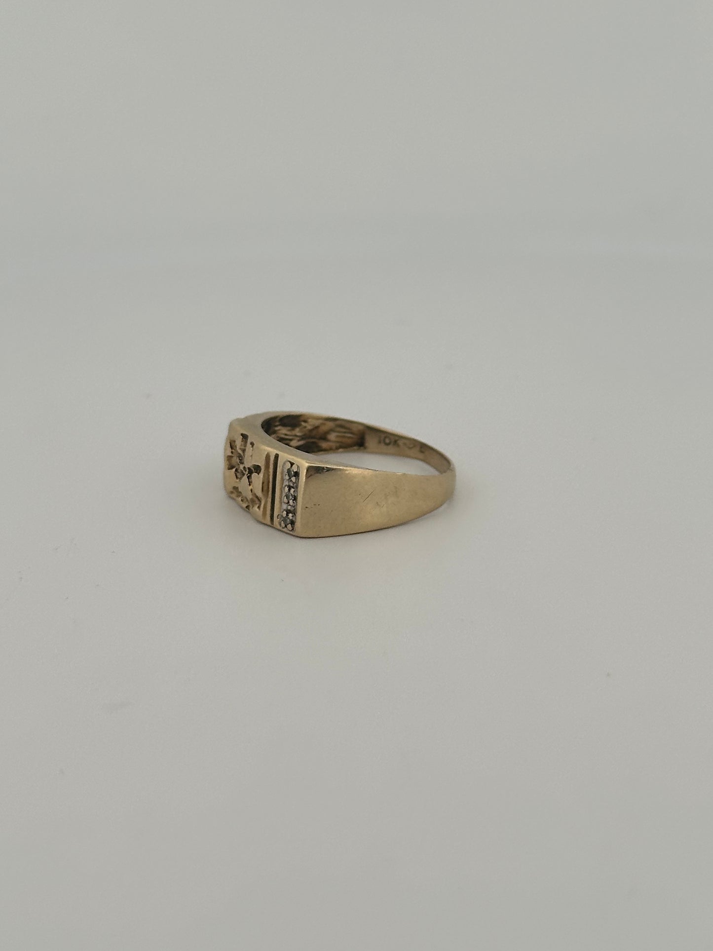Vintage 10k yellow gold nugget ring with natural diamonds