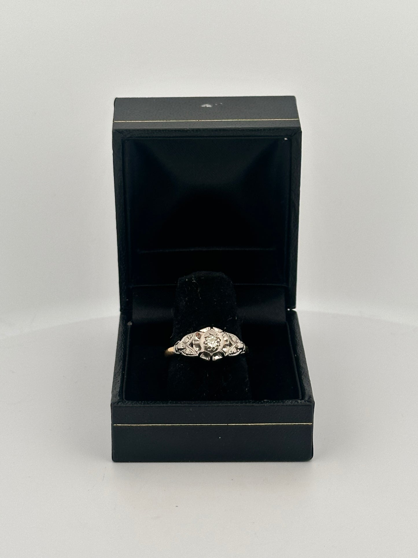 Antique art deco antique single cut diamond two tone ring in 18k gold