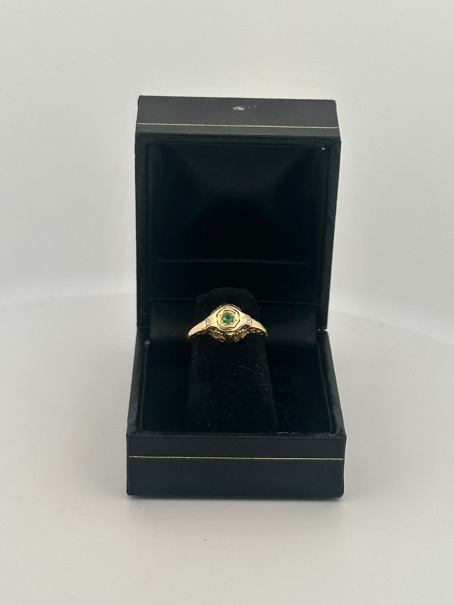 Antique natural emerald and diamond ring in 14k yellow gold