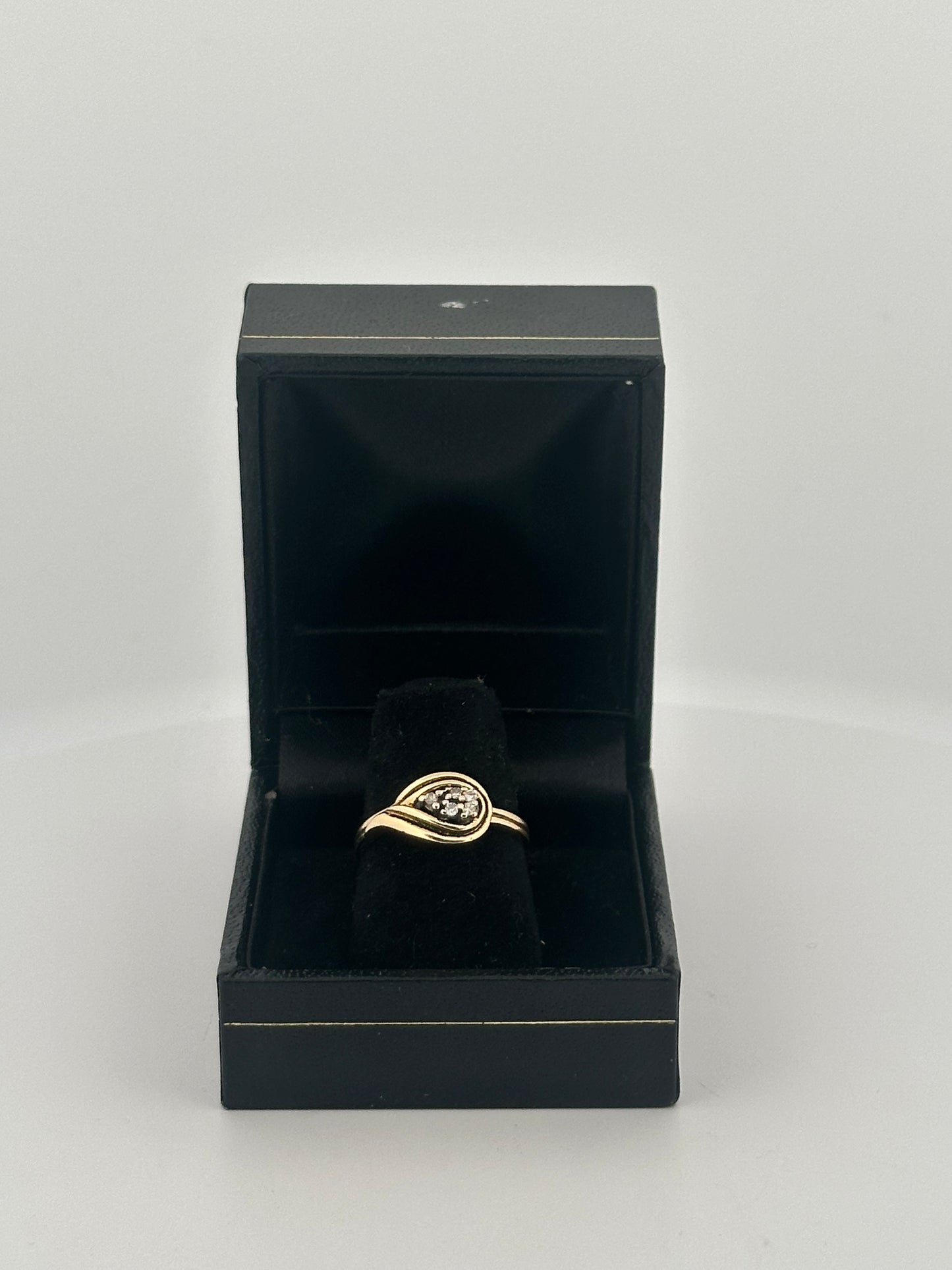 Vintage diamond tear drop cluster ring in 14k yellow gold