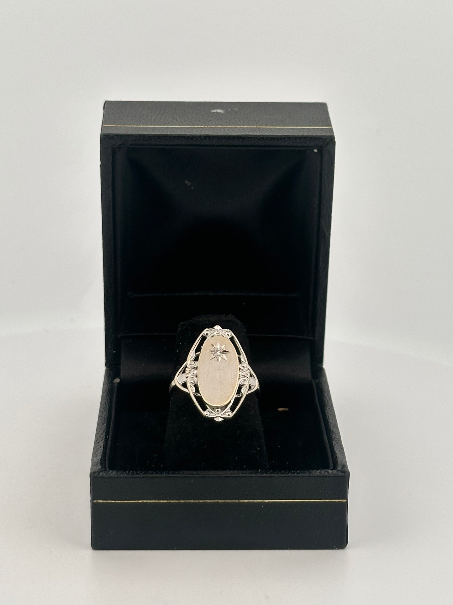 Vintage Diamond signet ring circa 1970s in 14k white gold