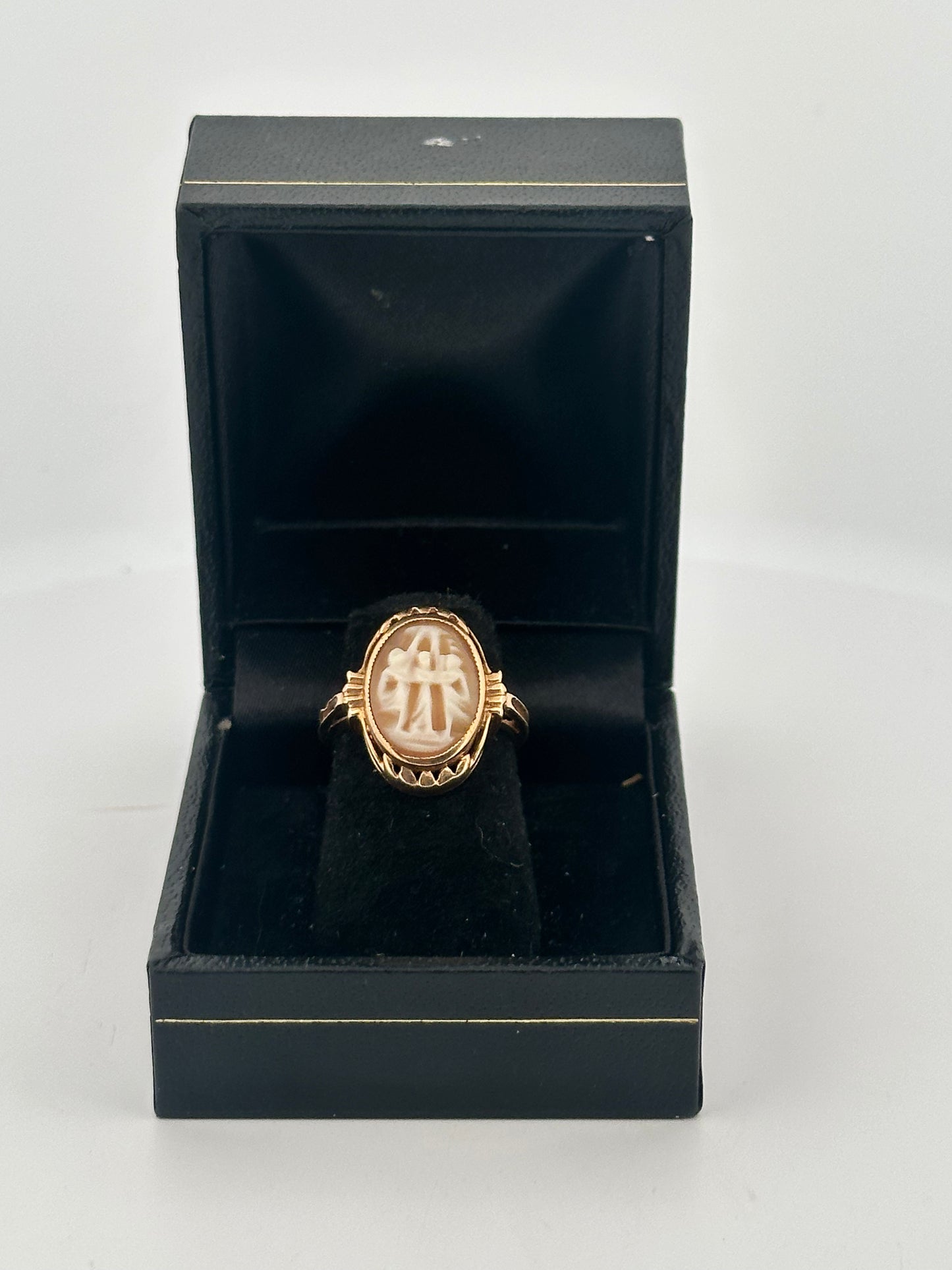 Antique Victorian three graces cameo ring in 10k yellow gold