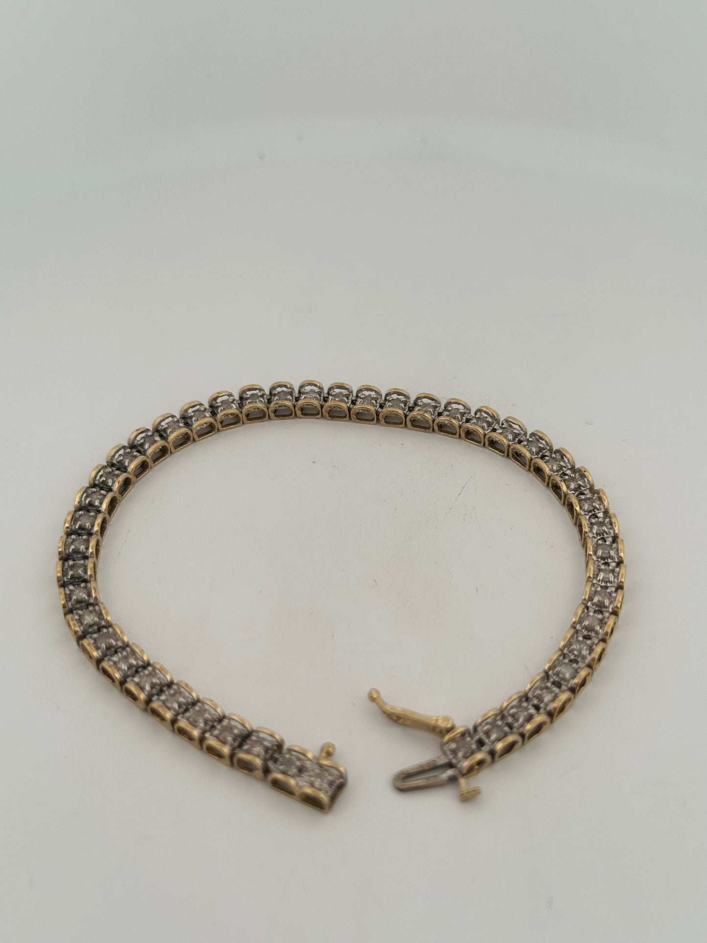 Vintage natural 2.35ct diamond tennis bracelet in 10k gold