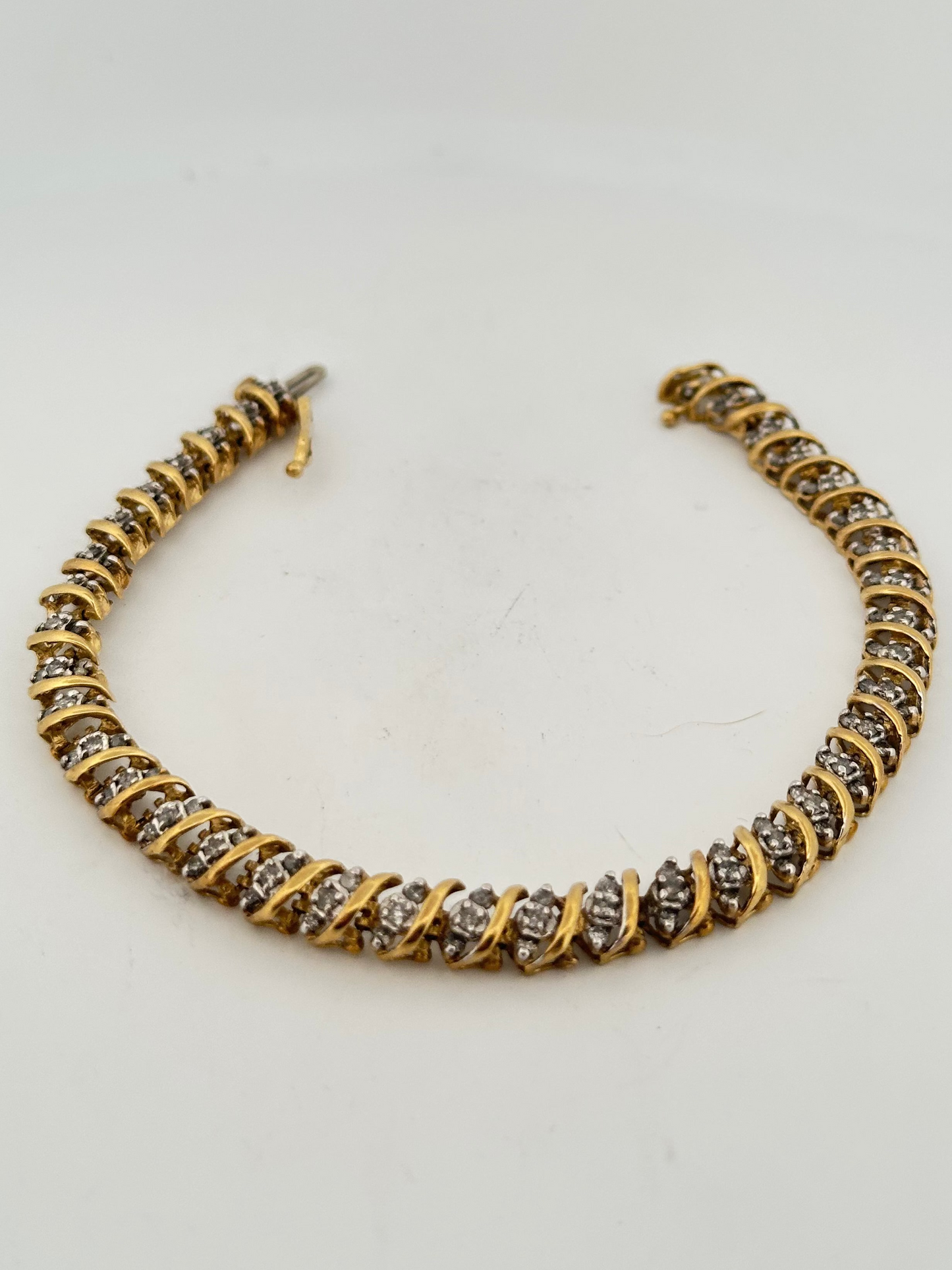 Vintage natural 2.80ct diamond tennis bracelet in 10k gold