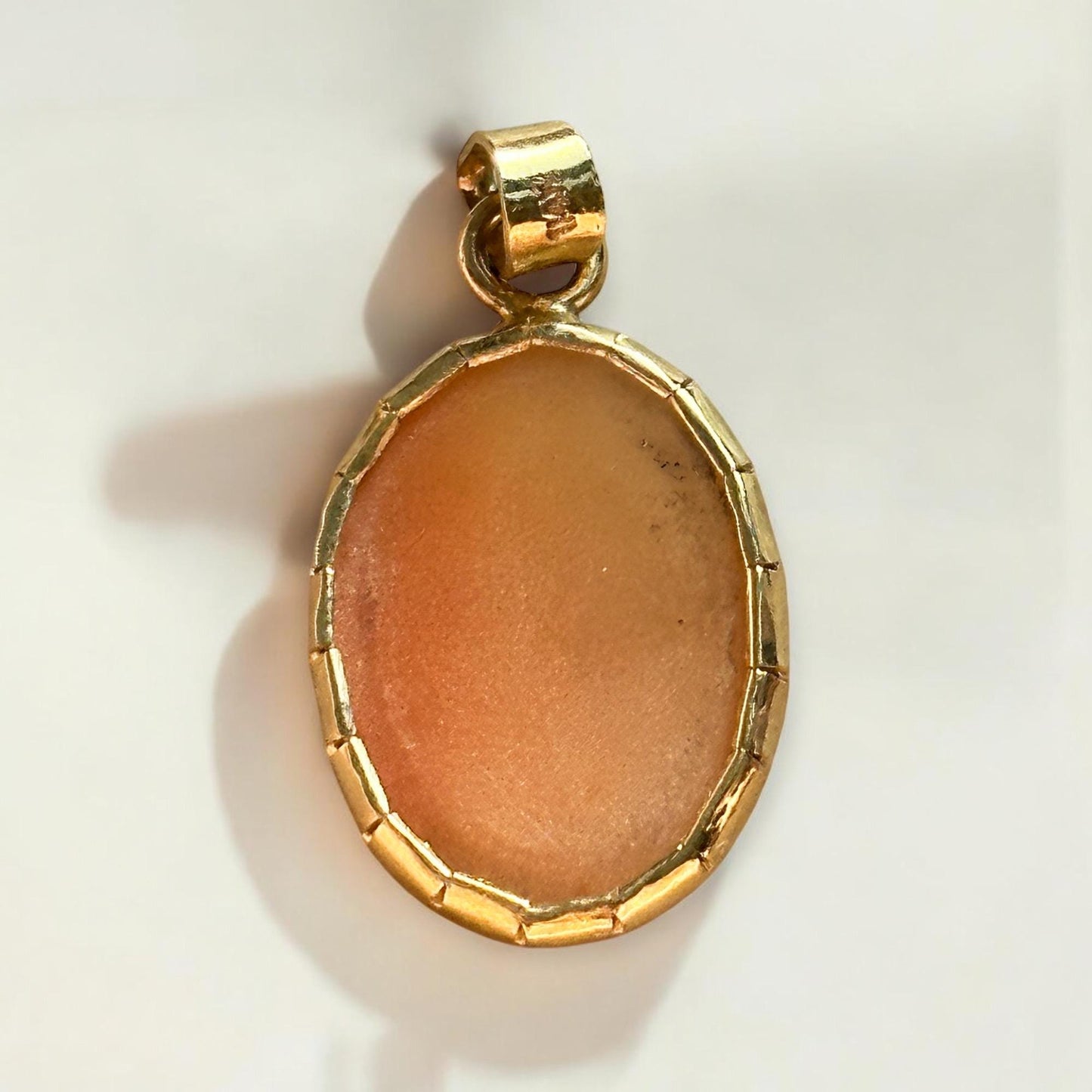 vintage hand carved cameo pendant 14k yellow gold