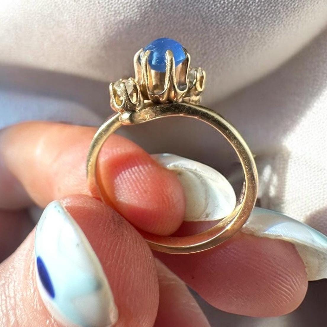 Antique Victorian sapphire cabochon ring with old mind cut diamonds - 14k yellow gold