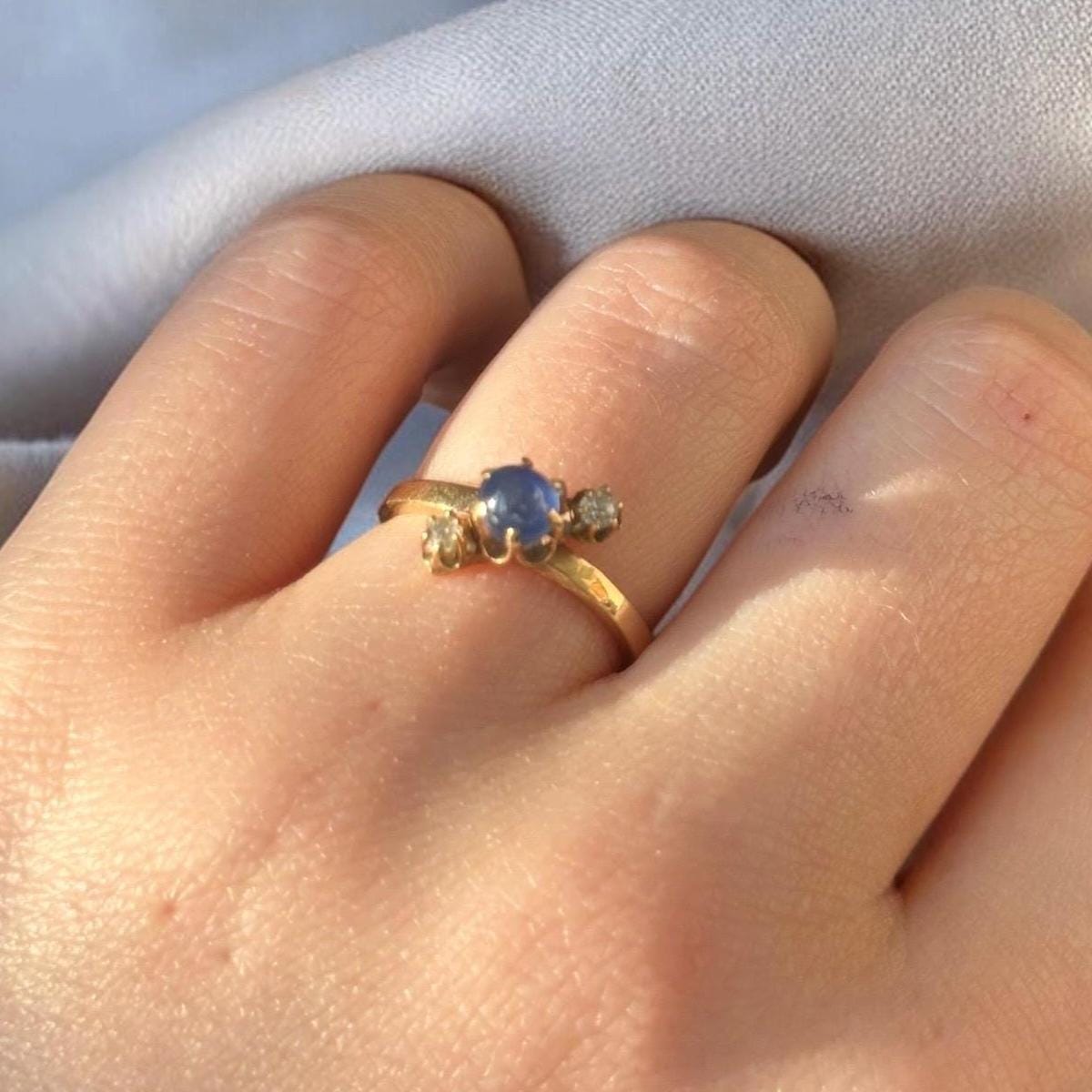 Antique Victorian sapphire cabochon ring with old mind cut diamonds - 14k yellow gold