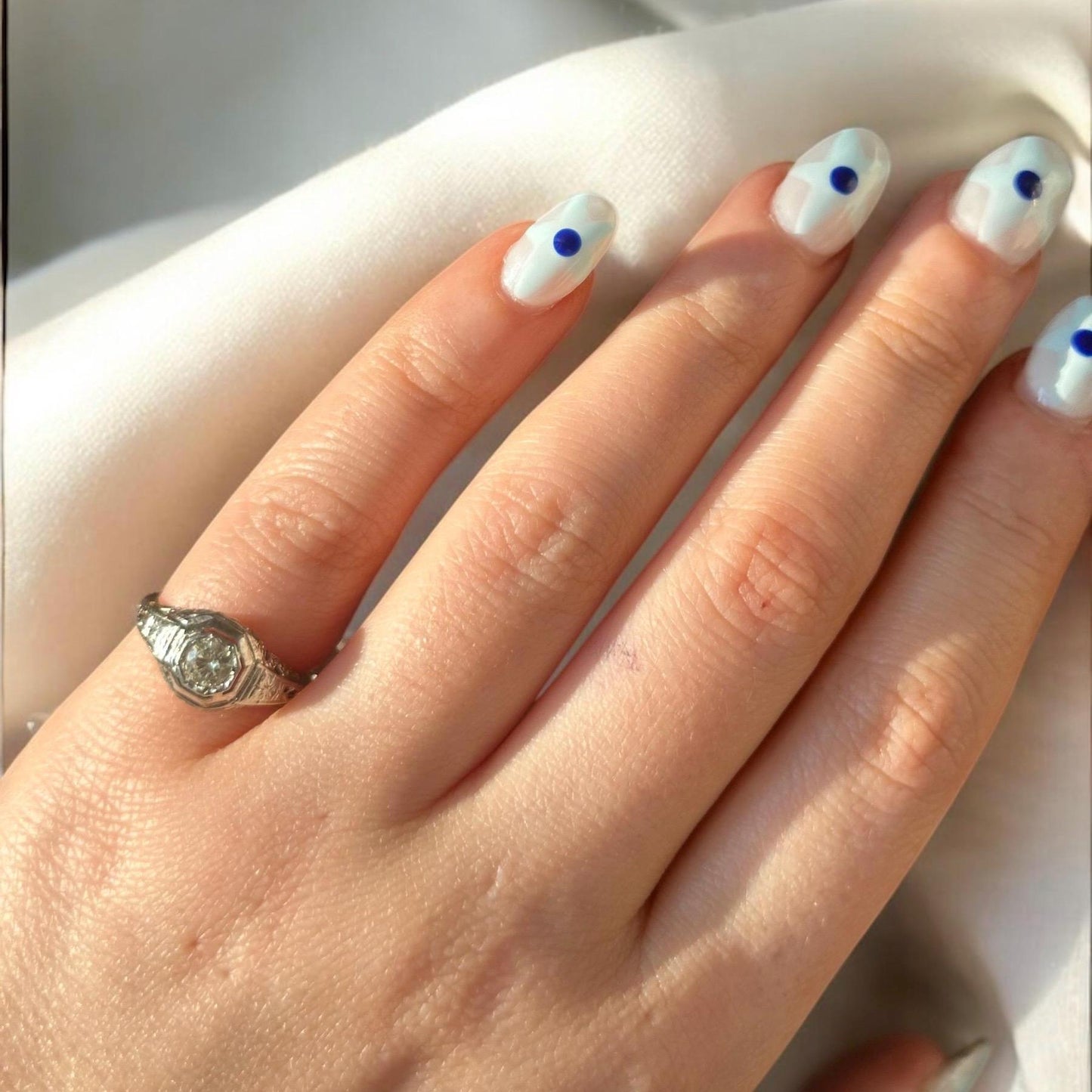 Antique art deco natural diamond engagement ring - 14k white gold