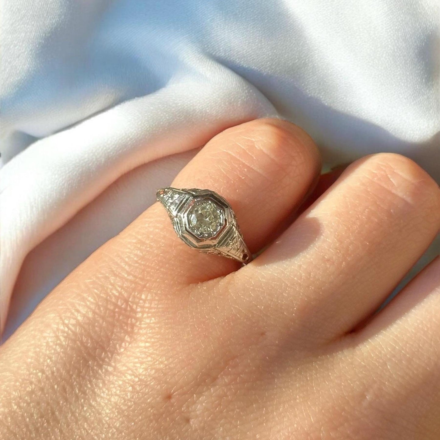 Antique art deco natural diamond engagement ring - 14k white gold