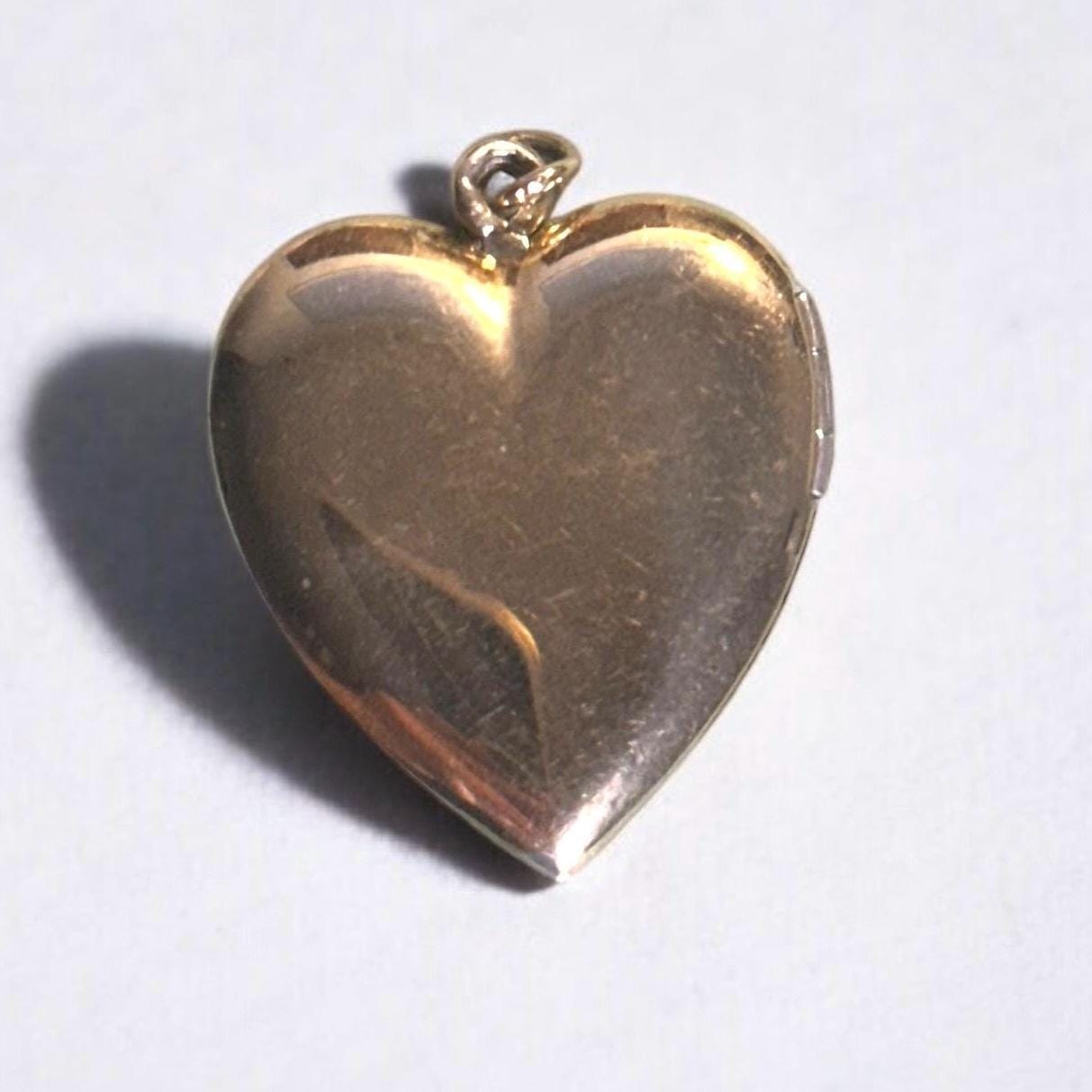 vintage solid gold heart locket - 14k yellow gold