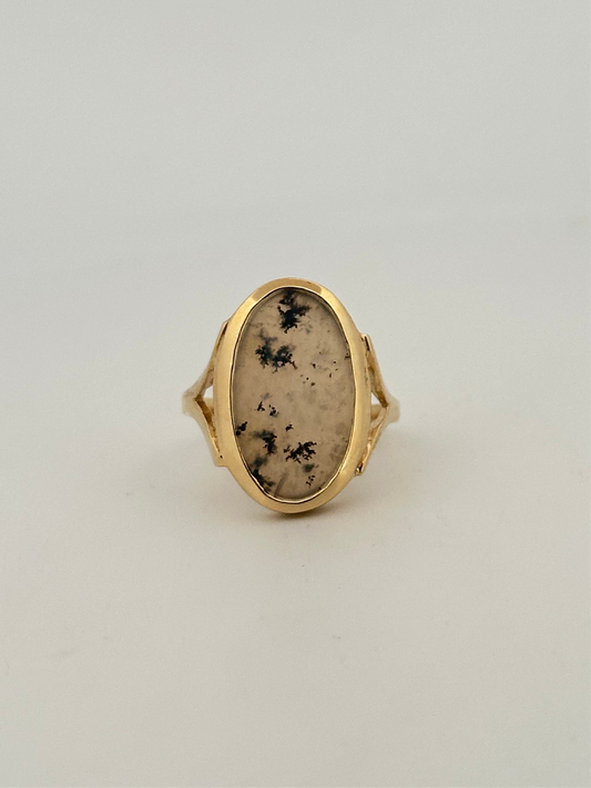 Dendritic agate cabochon ring in 10k yellow gold