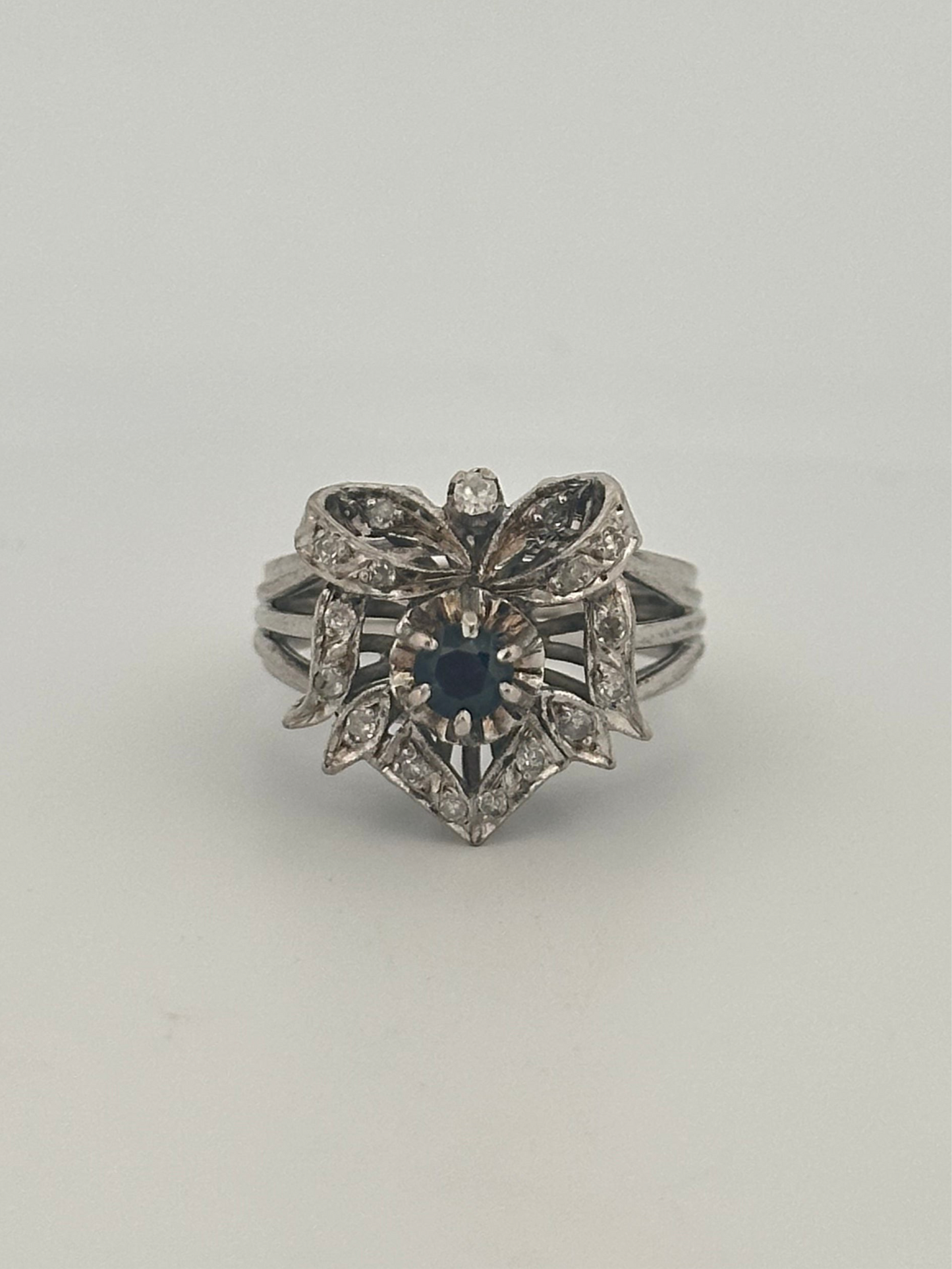 Antique natural diamond and sapphire Belle Époque era ring in sterling silver