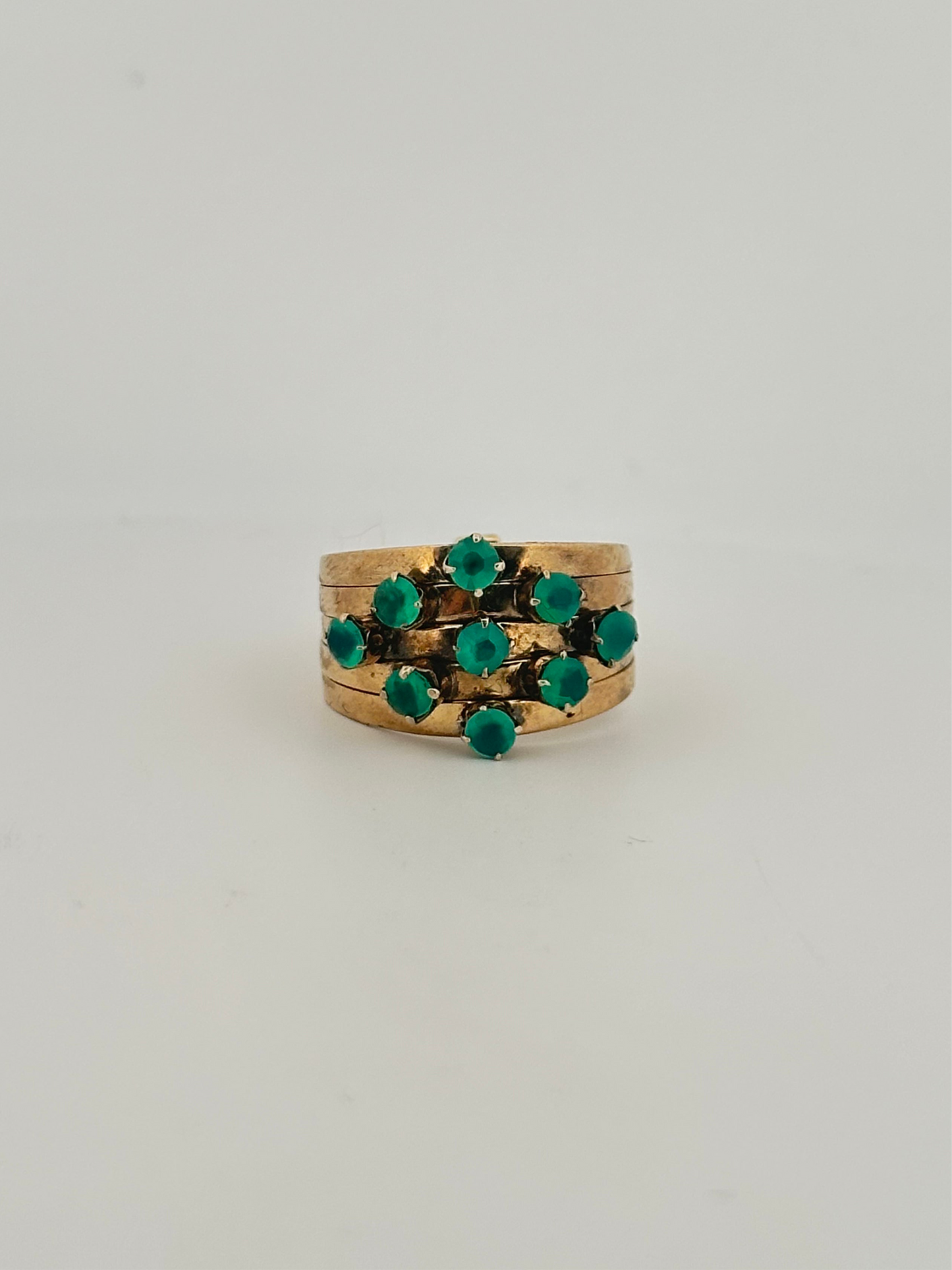 Antique green onyx harem ring in 8k yellow gold