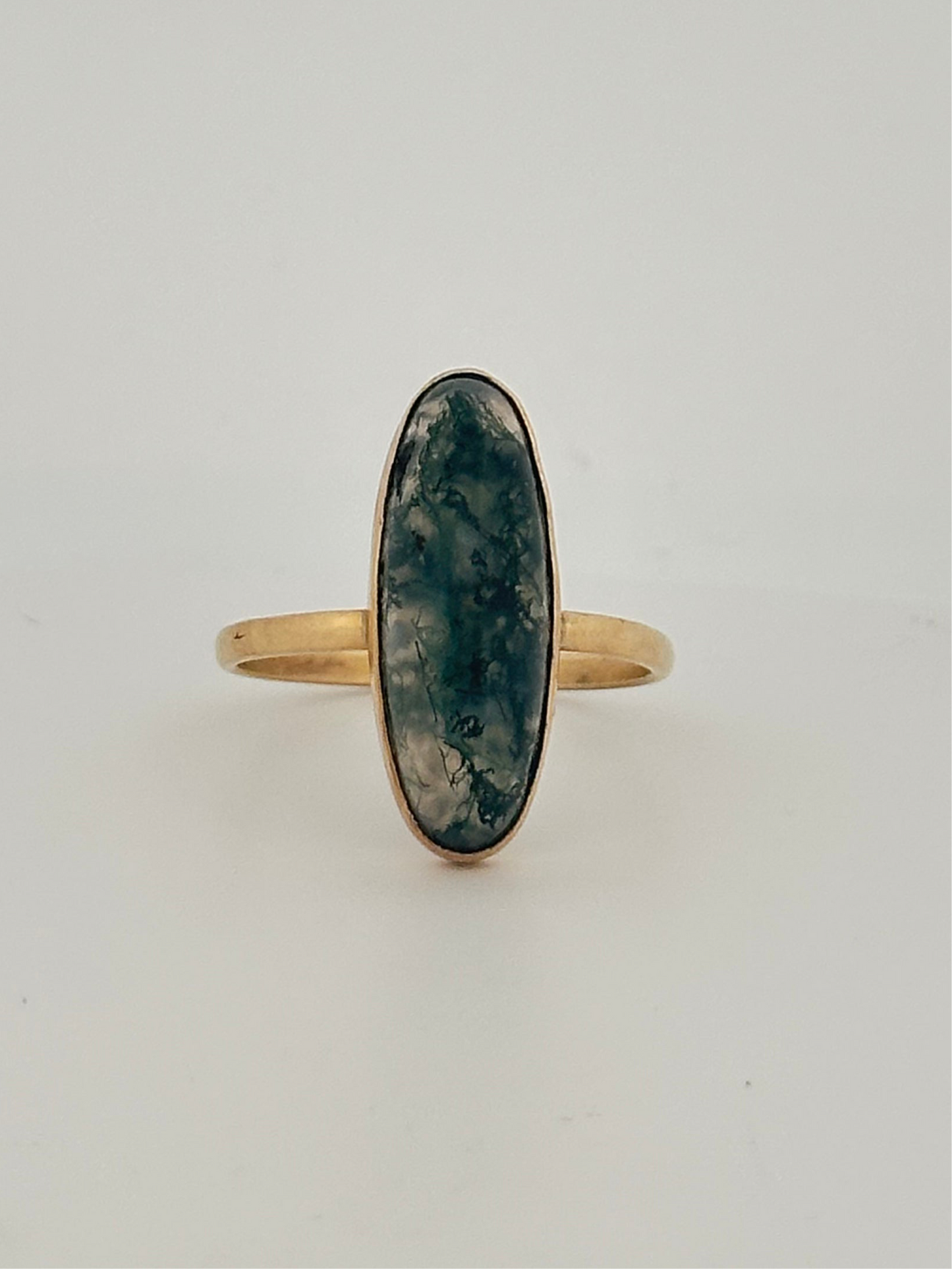 Antique Victorian moss agate cabochon ring in 9k yellow gold