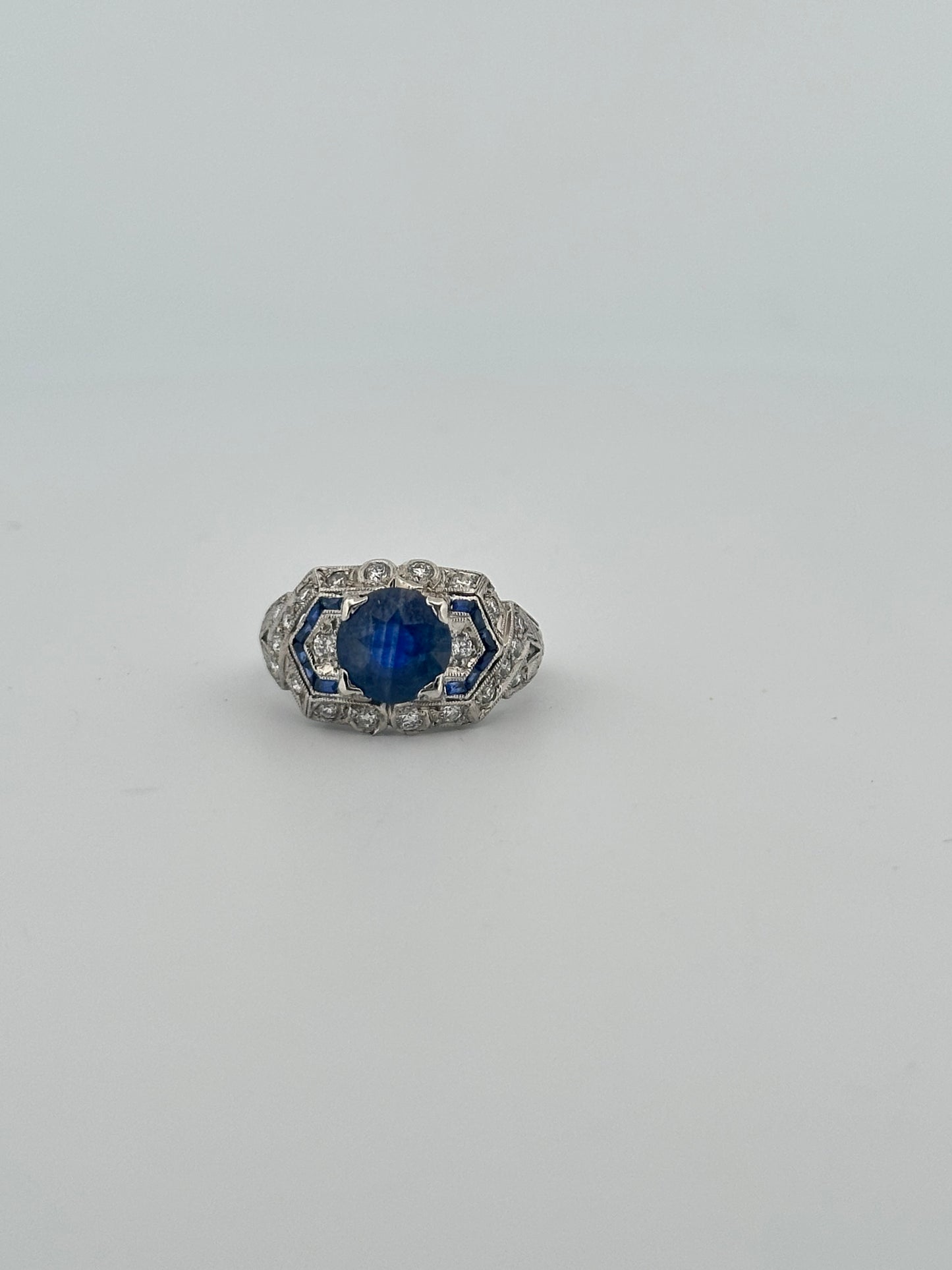 Antique art deco platinum sapphire and diamond ring
