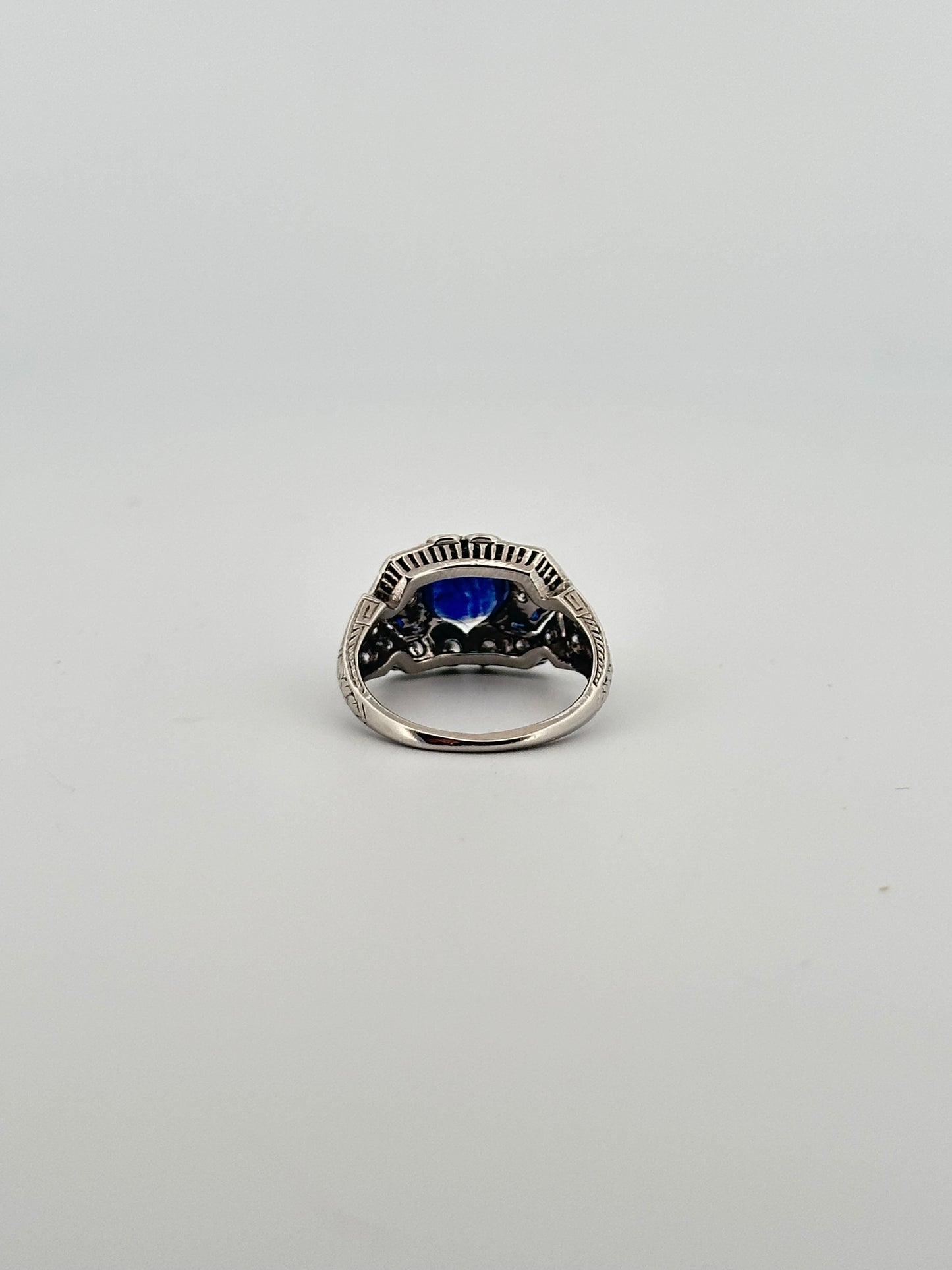 Antique art deco platinum sapphire and diamond ring