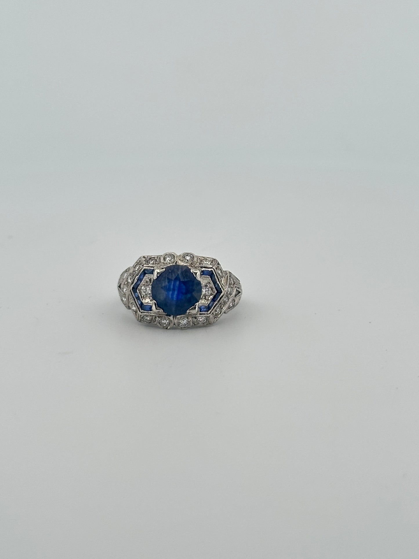 Antique art deco platinum sapphire and diamond ring
