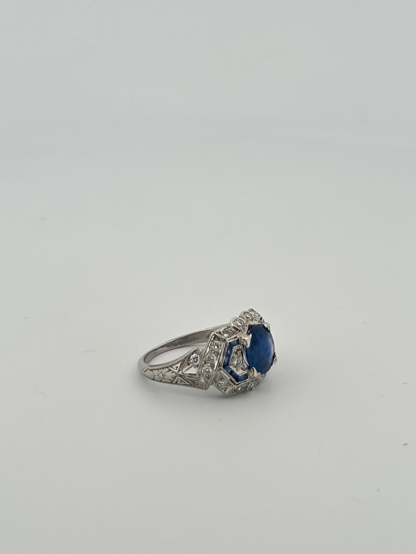Antique art deco platinum sapphire and diamond ring