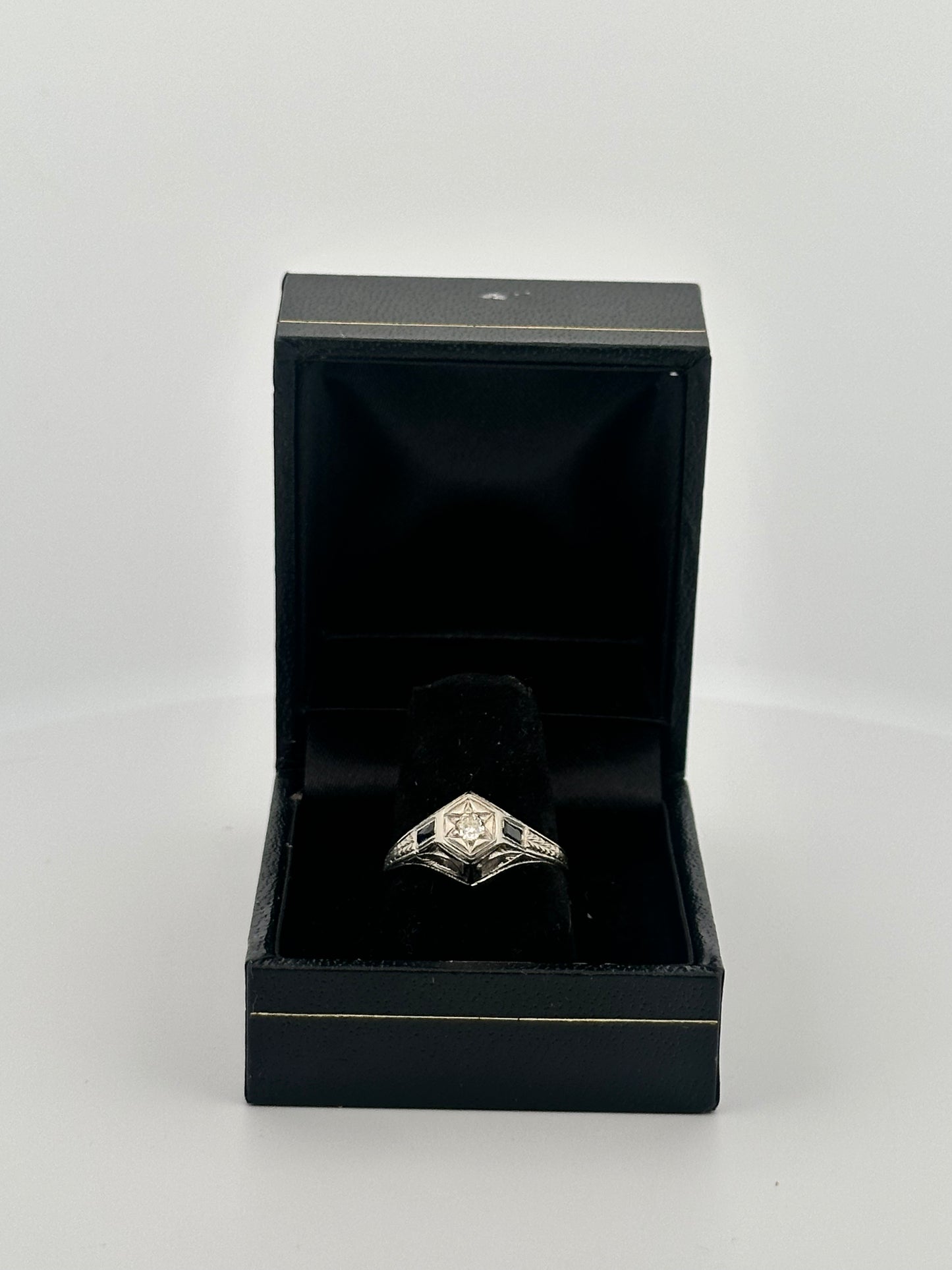 Antique 18k white gold natural diamond and sapphire art deco ring