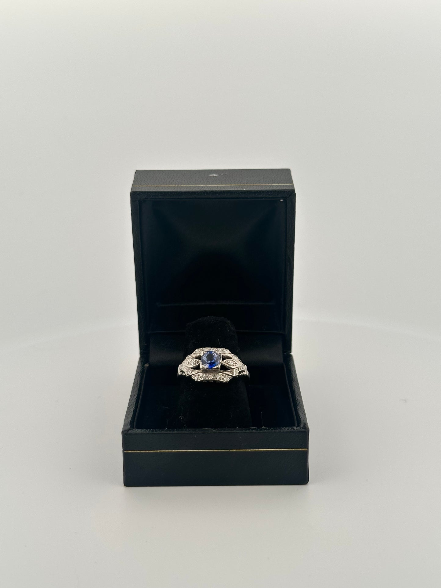 Antique art deco Ceylon sapphire and diamond ring in platinum