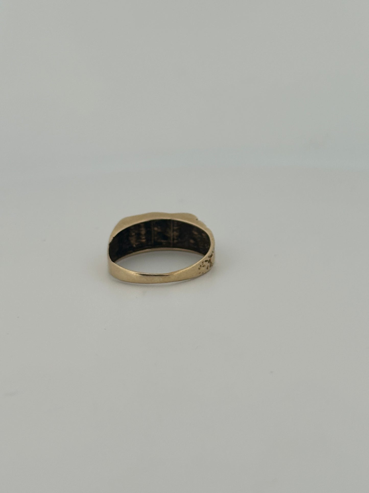 Vintage 10k yellow gold nugget ring with natural diamonds