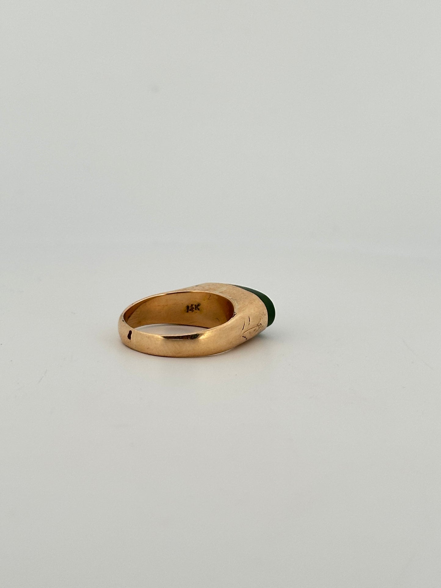 Antique Victorian jade cabochon ring in 14k yellow gold