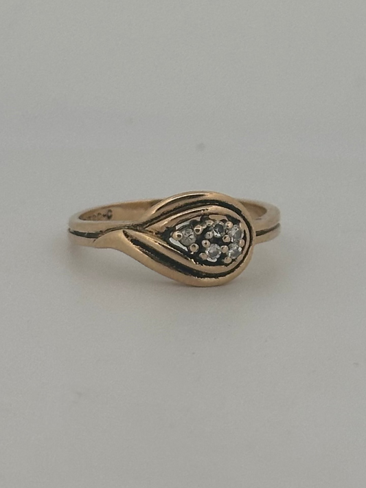 Vintage diamond tear drop cluster ring in 14k yellow gold
