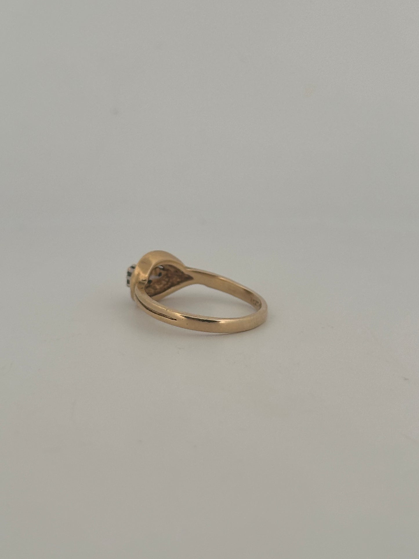 Vintage diamond tear drop cluster ring in 14k yellow gold