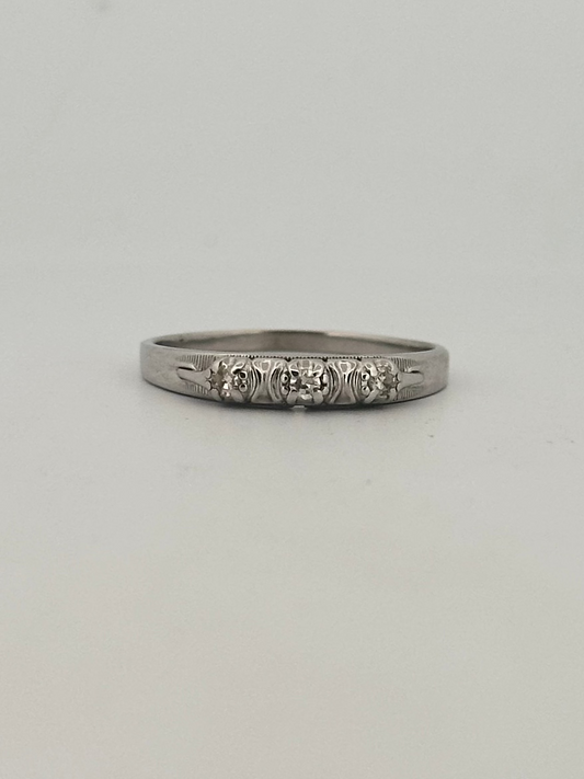 Vintage natural diamond stacker in 14k white gold circa 1960s