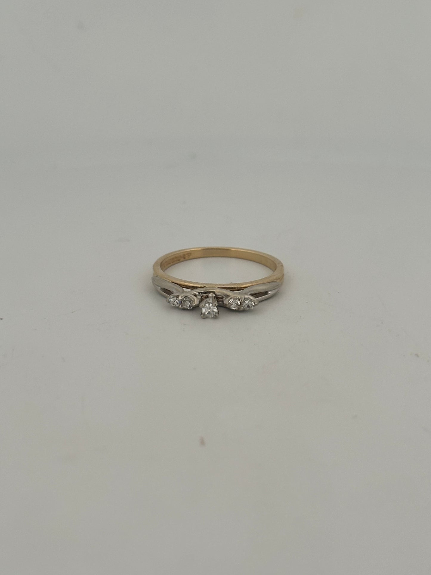 Vintage natural diamond two toned ring in 14k gold