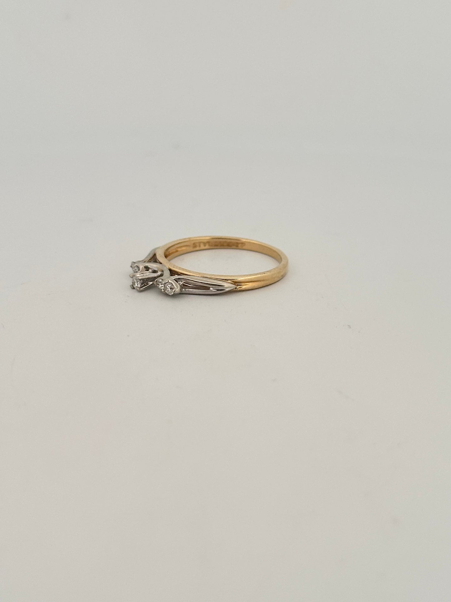 Vintage natural diamond two toned ring in 14k gold