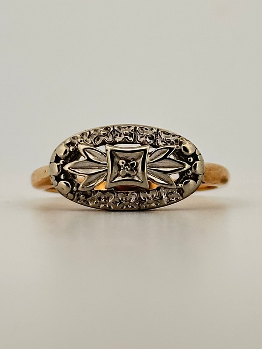 Antique natural diamond dinner ring in 10k gold circa 1940s