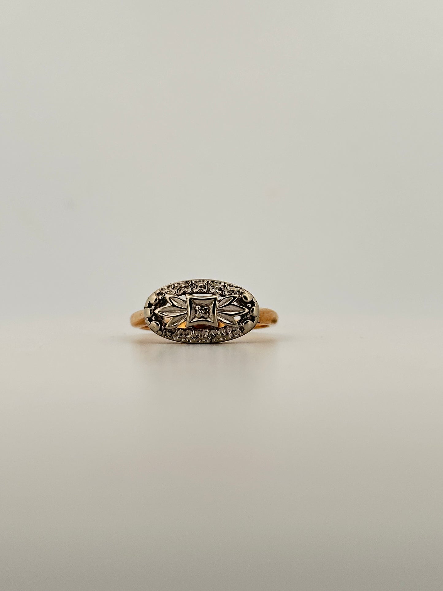 Antique natural diamond dinner ring in 10k gold circa 1940s