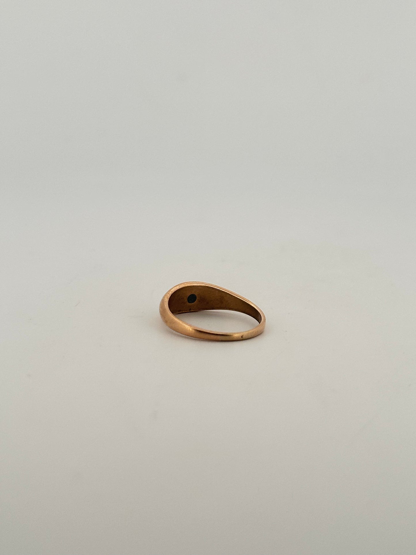 Antique Victorian baby ring in 14k yellow gold with natural diamond