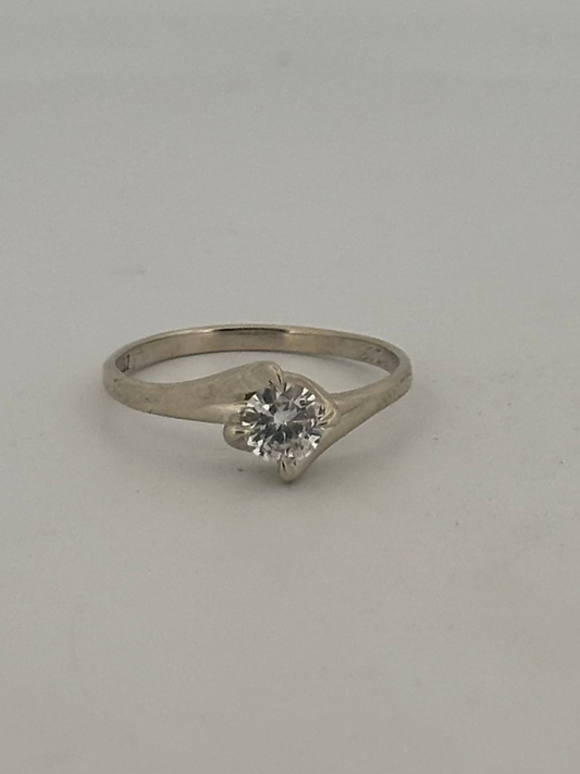 Vintage natural diamond solitaire in 10k white gold