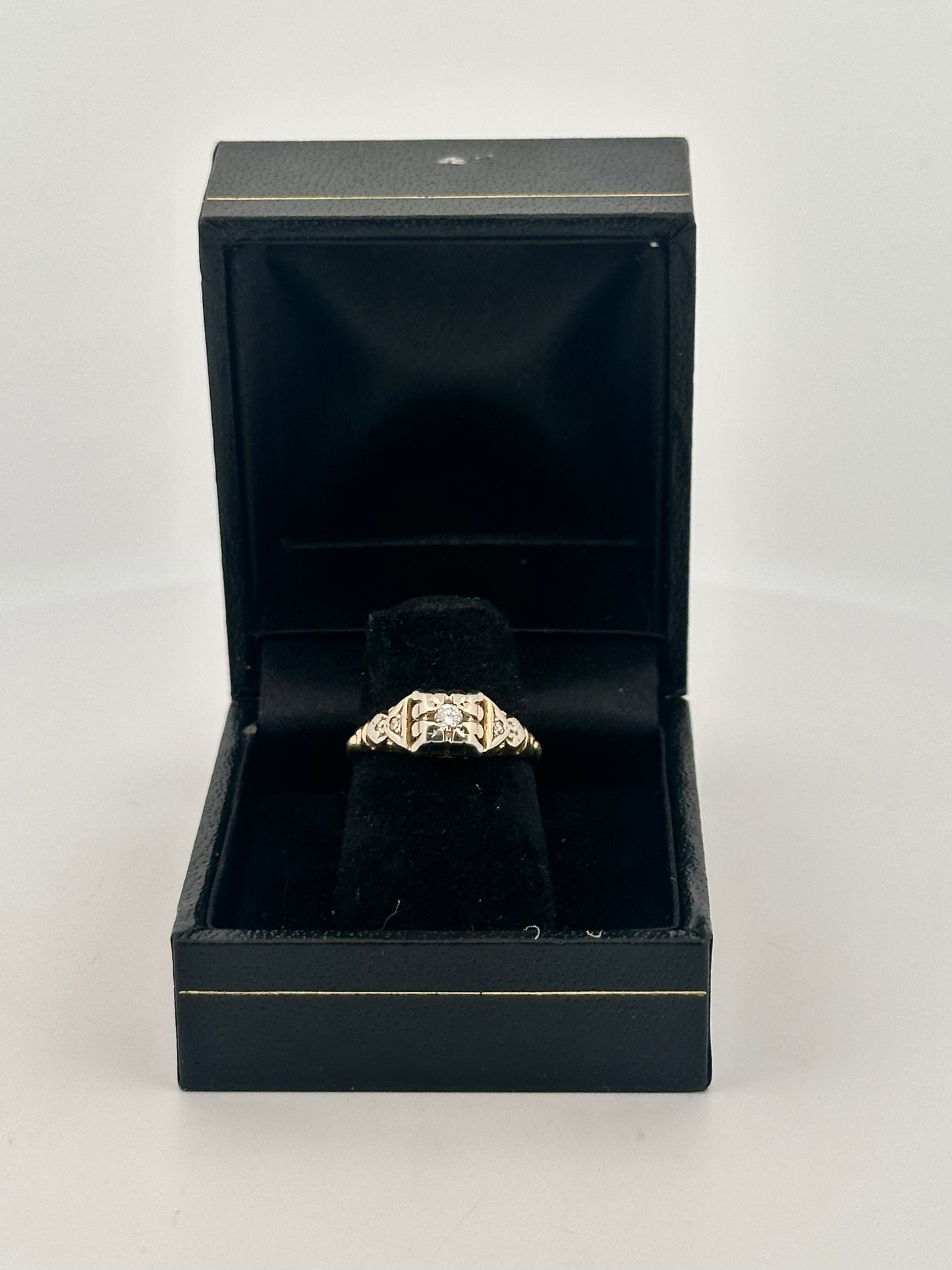 Vintage 1940s natural diamond solitaire ring in 14k gold