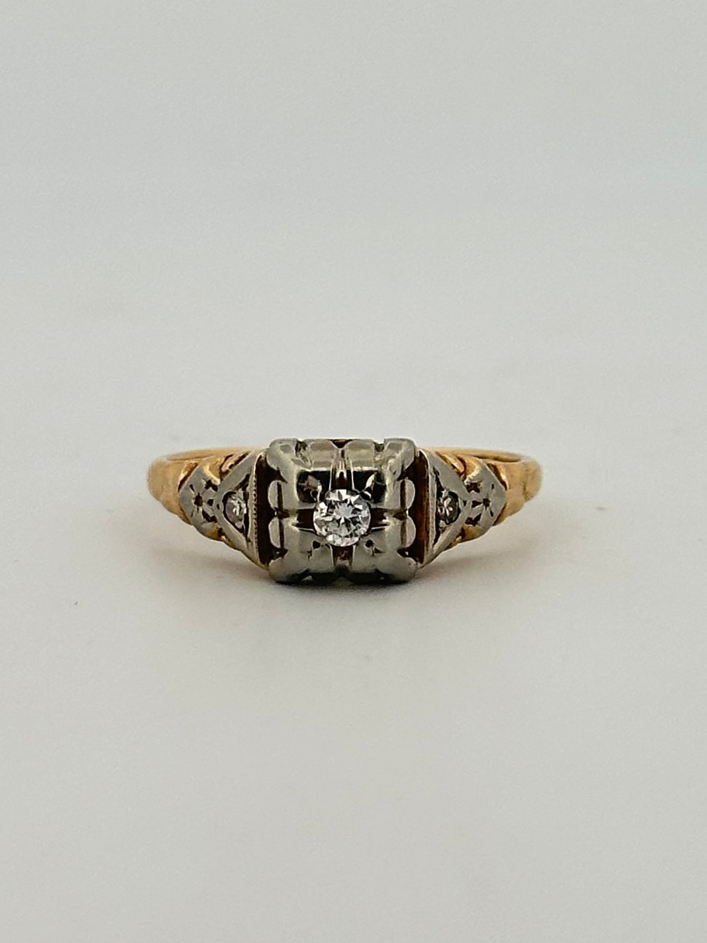 Vintage 1940s natural diamond solitaire ring in 14k gold