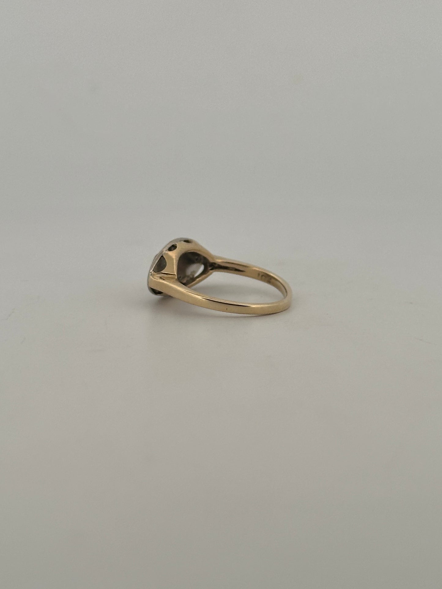 Vintage natural diamond dinner ring in 10k gold circa 1940s