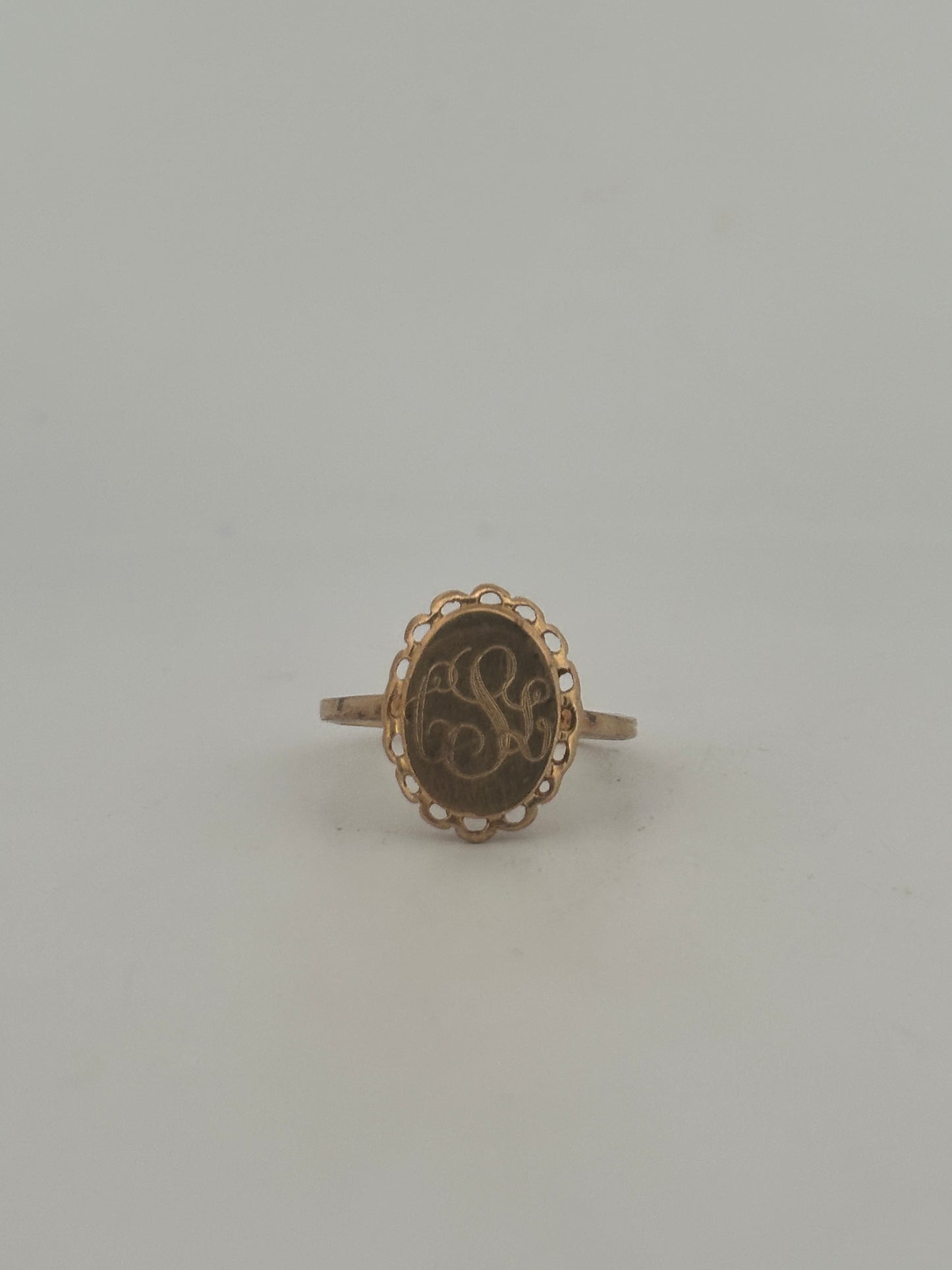 Vintage signet ring circa 1970s in 10k yellow gold