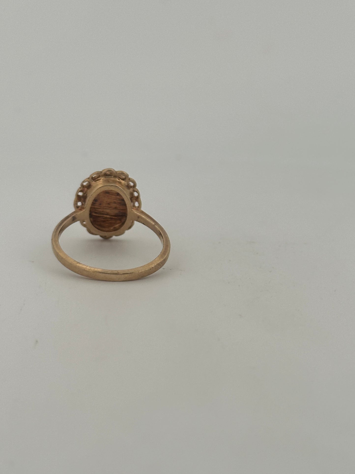 Vintage signet ring circa 1970s in 10k yellow gold