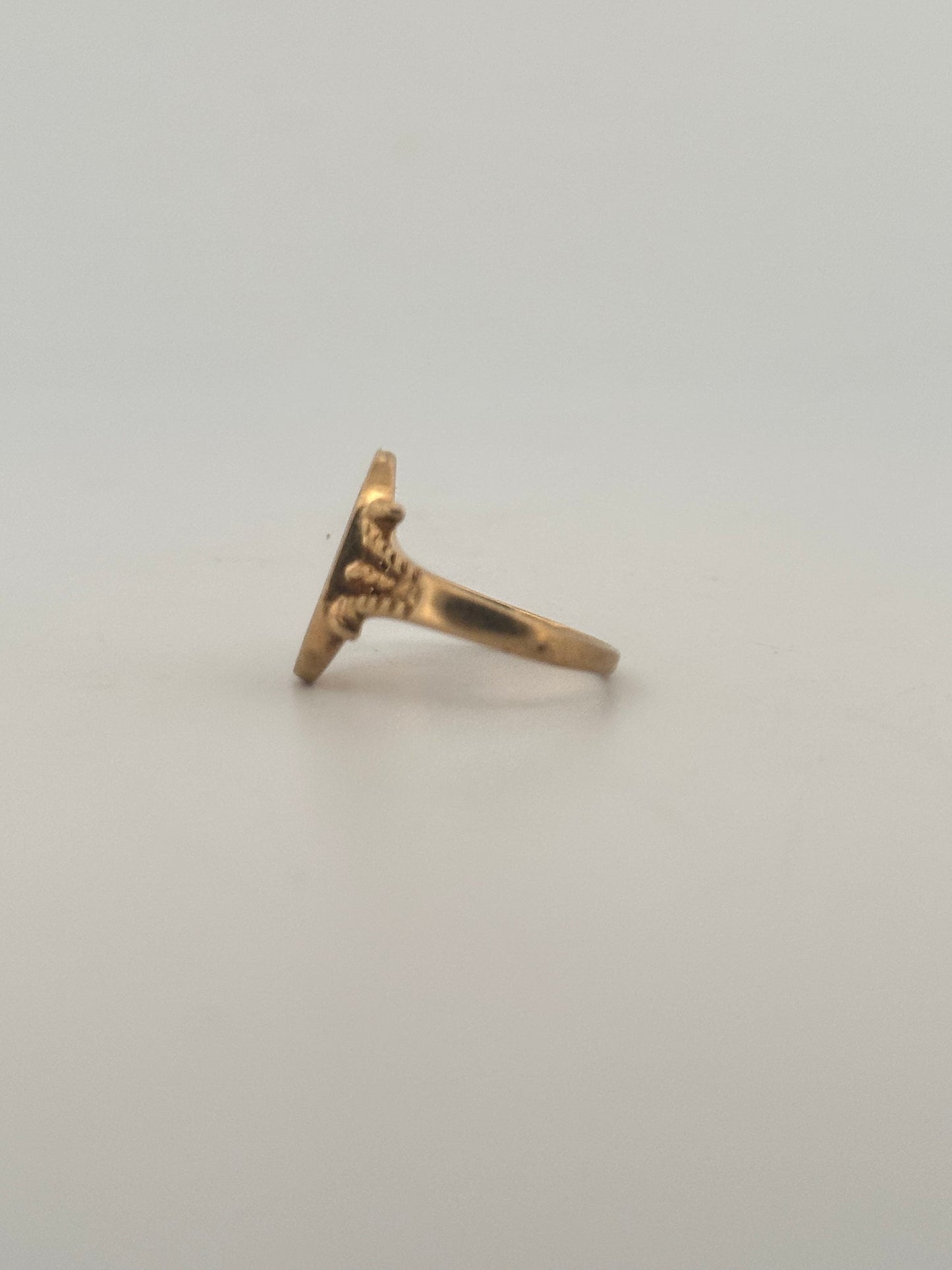 Vintage Victorian revival signet ring circa 1970s in 10k yellow gold