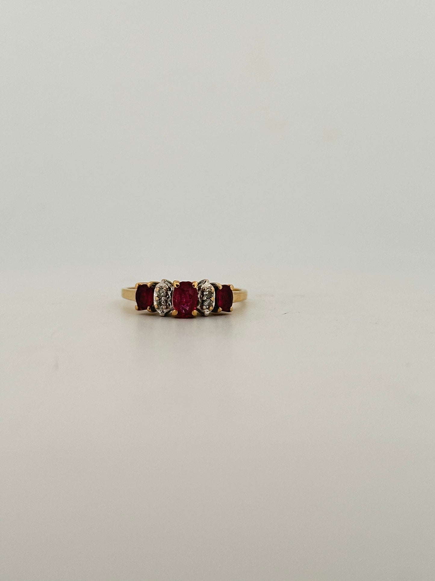 Vintage natural ruby and diamond ring in 14k yellow gold circa 1970s