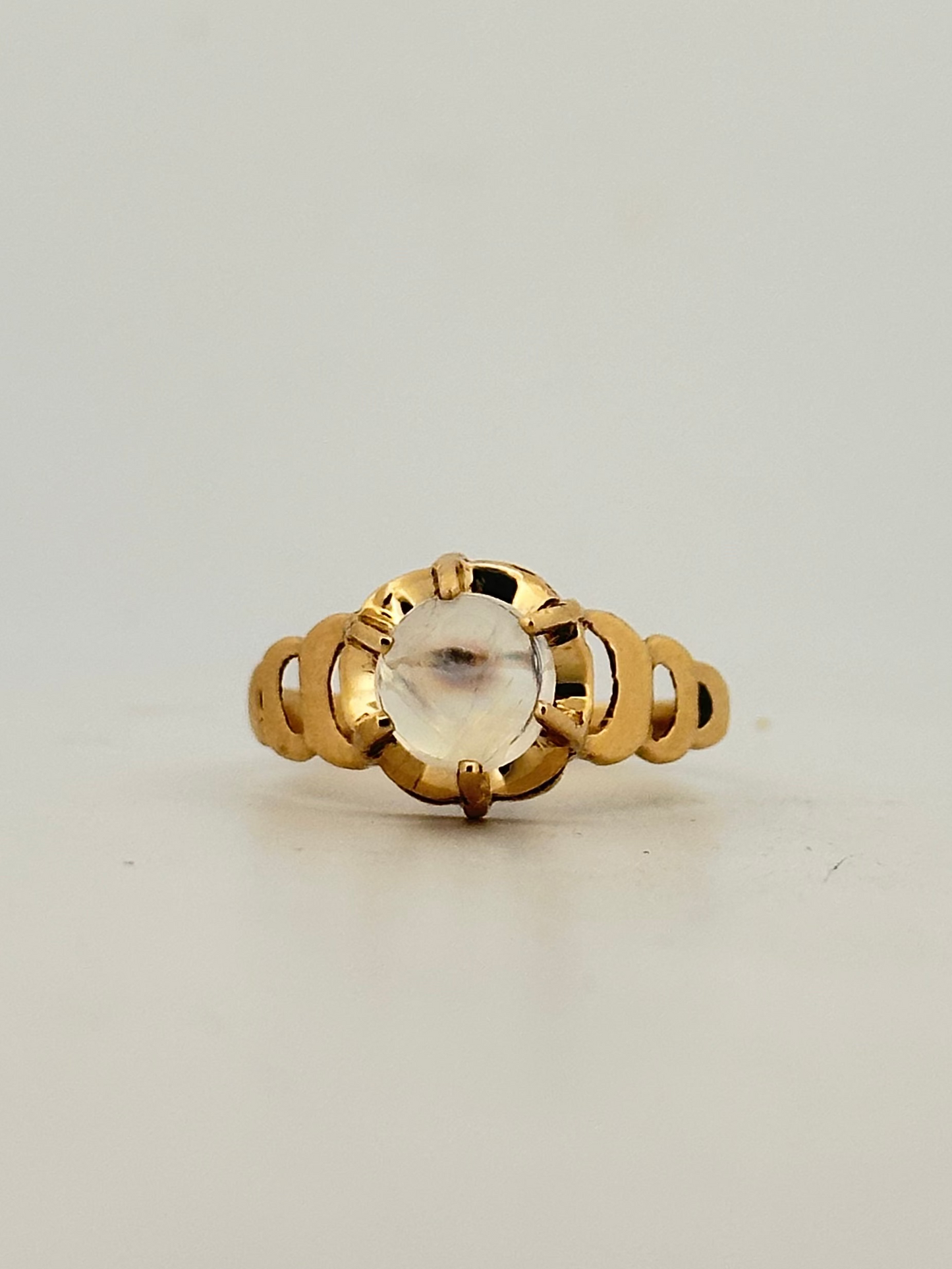 Antique Victorian moonstone cabochon ring in 10k yellow gold