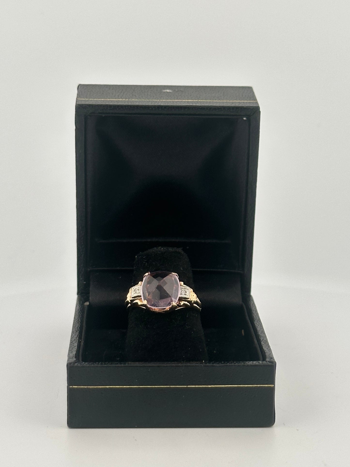 Antique Victorian amethyst ring in 10k gold