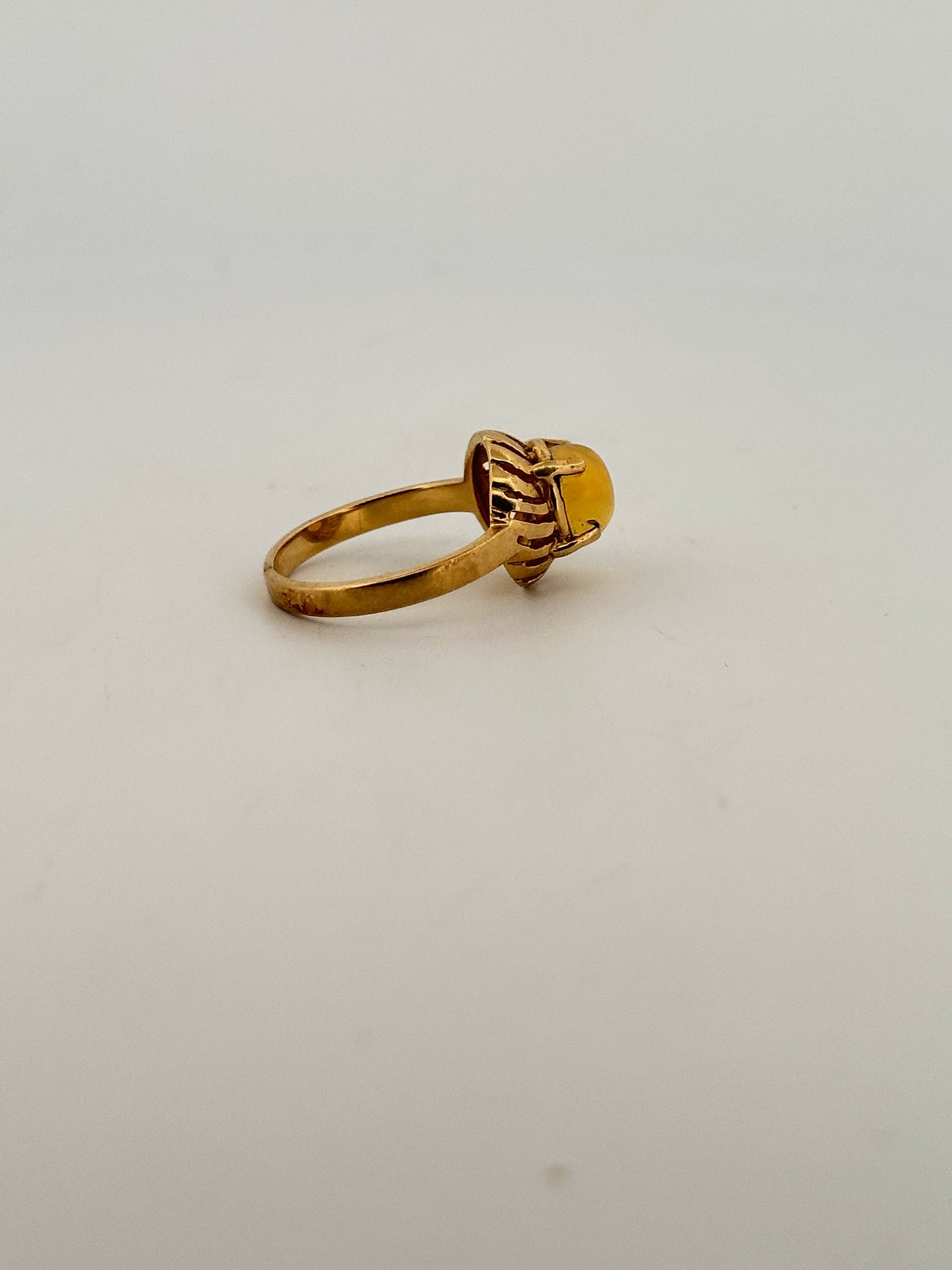 Vintage citrine cabochon ring in 10k yellow gold circa 1970s